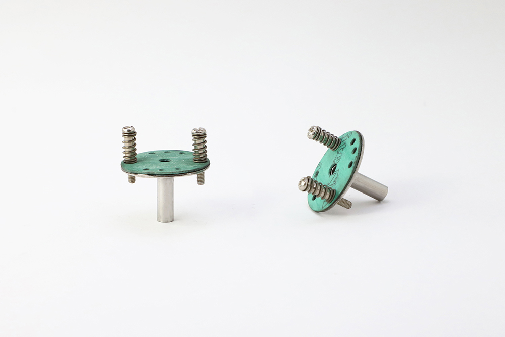 Spring Loaded Circle With Welded Pipe